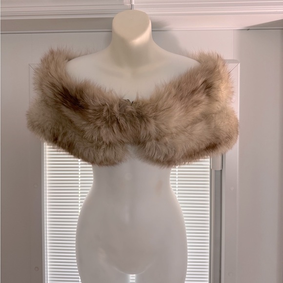 Vintage Fur Shrug Off The Shoulder real Fox Caplet Shawl 1950's - Picture 1 of 7